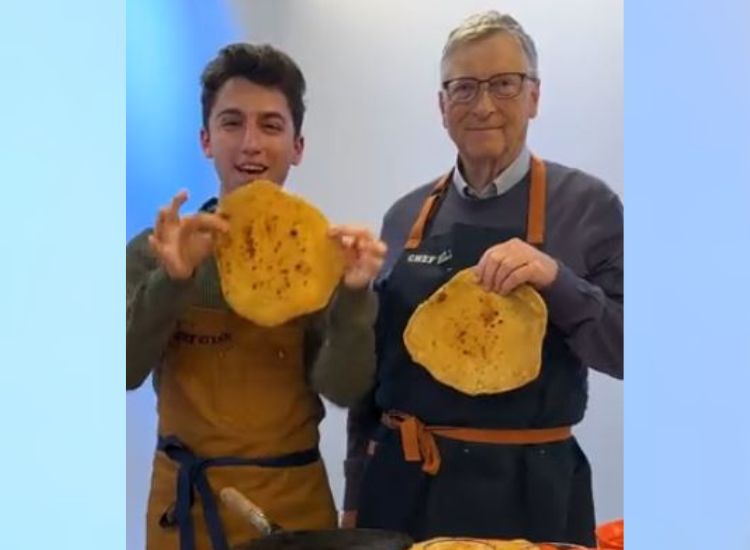 Bill Gates Makes Roti With Chef, Enjoys It With Ghee

